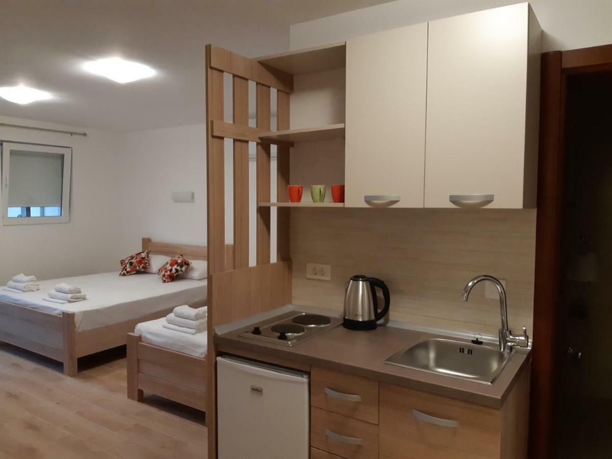 Apartmani Marina Kopitovic Petrovac Exterior foto