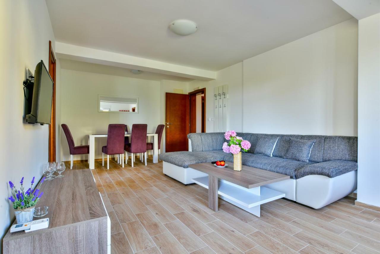 Apartmani Marina Kopitovic Petrovac Exterior foto